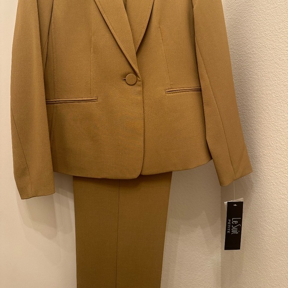 Le Suit Petite size 2 Pant Suit NWT - Picture 2 of 5